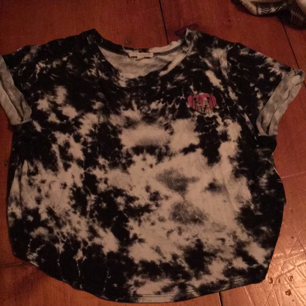 Black and white tie-dye t shirt